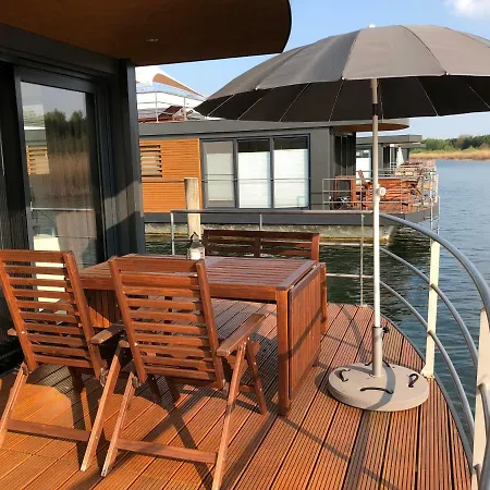 Hotel na wodzie Hausboot Harmonie *